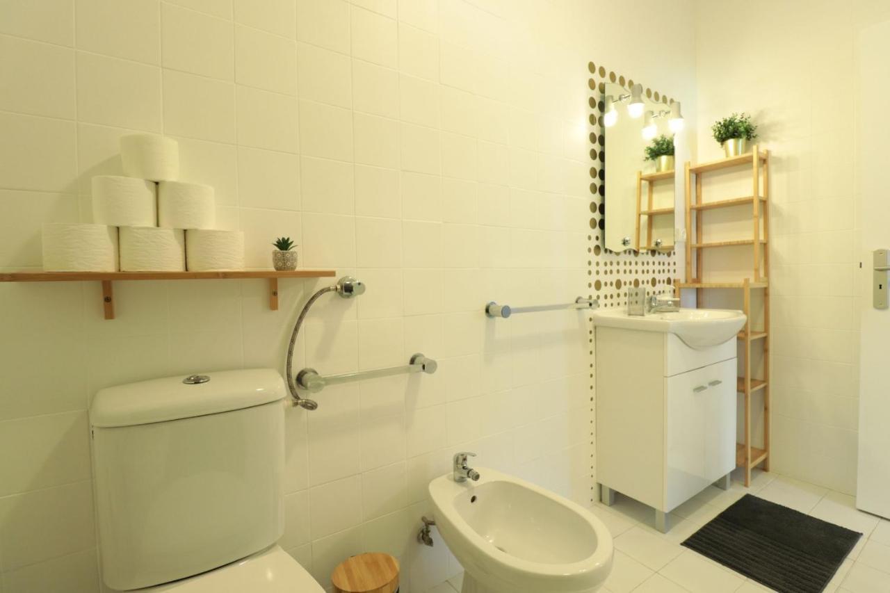 Lovelystay - Cozy 1Br Flat In Alvor With Ac And Balcony Esterno foto